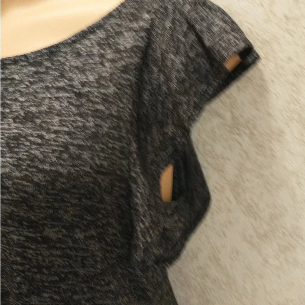 White House Black Market Heathered Gray And Black Short Sleeve Top